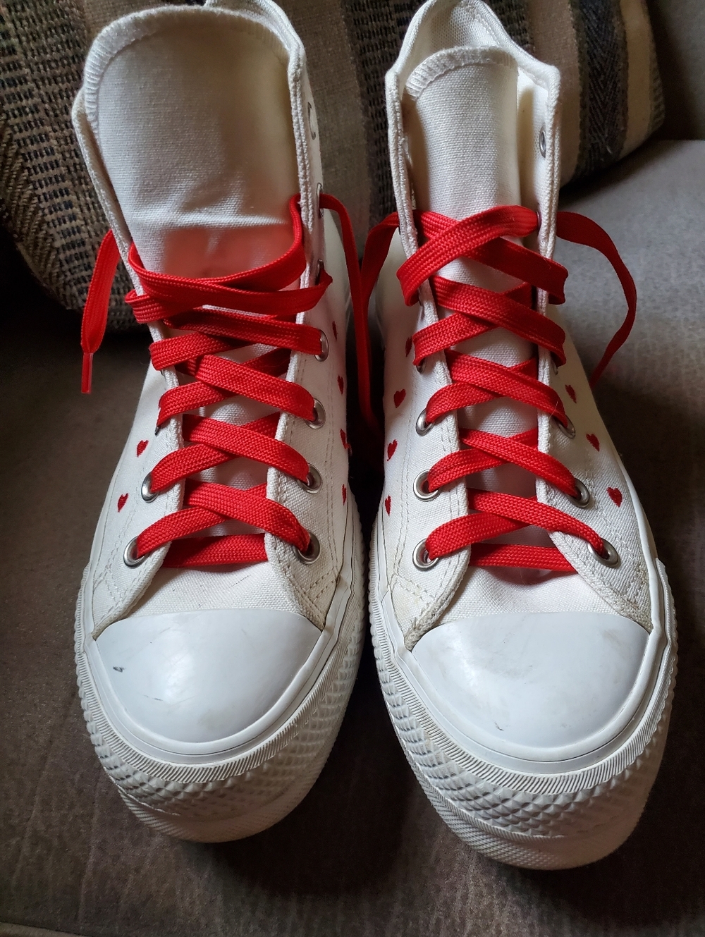 Converse Chuck Taylor All Star Lift Platform High 'Embroidered Hearts - White 9 - Picture 11 of 12